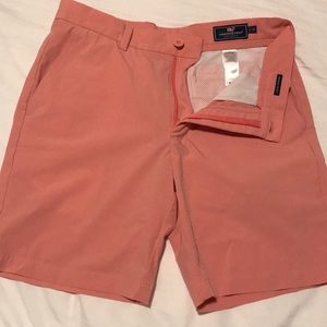 Vineyard Vines 8in performance shorts